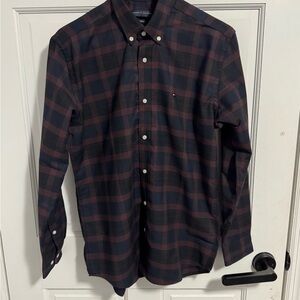 Tommy Hilfiger Men's Black and Red Plaid Shirt
